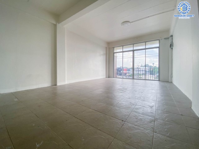 *****อาคารพาณิชย์มือสอง 5 ชั้น !! ติดถนนราชพฤกษ์ เนื้อที่ 18.1 ตร.ว. พร้อมฟังก์ชัน 5 ห้องนอน 4 ห้องน้ำ 1 ที่จอดรถ บนพื้นที่ใช้สอยกว่า 250 ตร.ม. จะอยู่อาศัยหรือปรับเปลี่ยนเป็น Home Office ได้ทุกรูปแบบ บนทำเลที่เชื่อมต่อถนนราชพฤกษ์, ถนนนครอินทร์  รีบจองเลย!!